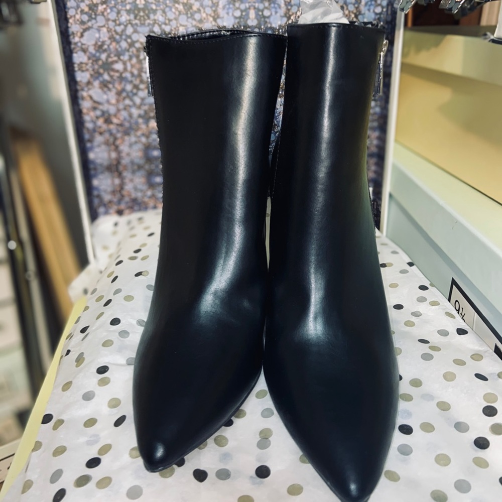 ❄️Black booties❄️